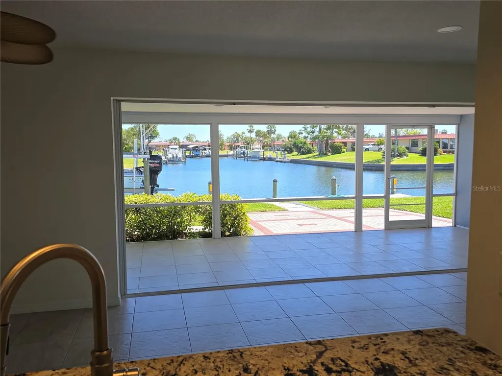 4007 Royal Palm Drive Bradenton FL 34210
