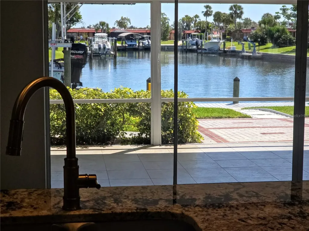4007 Royal Palm Drive Bradenton FL 34210