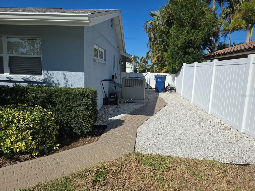4007 Royal Palm Drive Bradenton FL 34210