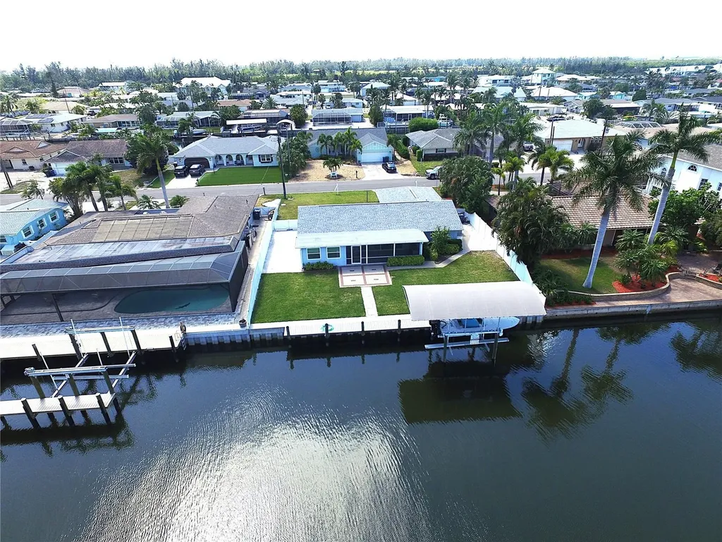 4007 Royal Palm Drive Bradenton FL 34210