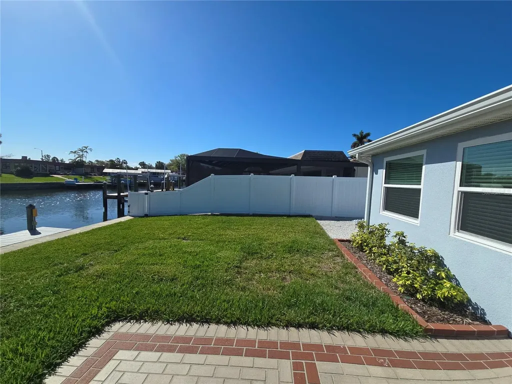 4007 Royal Palm Drive Bradenton FL 34210