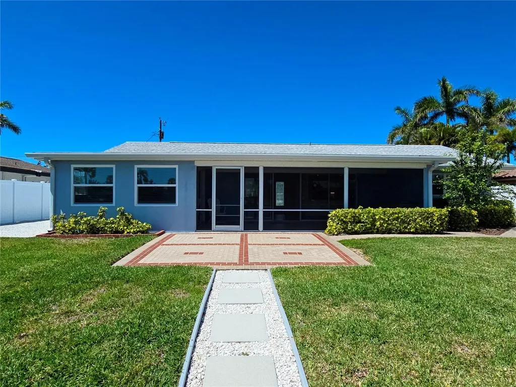 4007 Royal Palm Drive Bradenton FL 34210