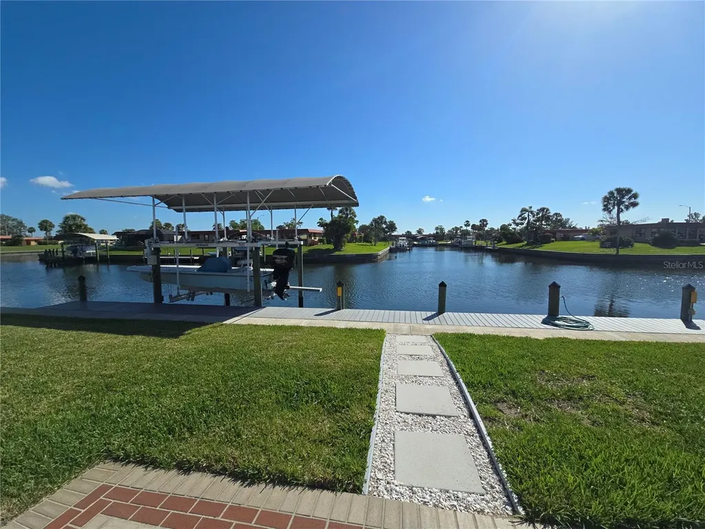 4007 Royal Palm Drive Bradenton FL 34210