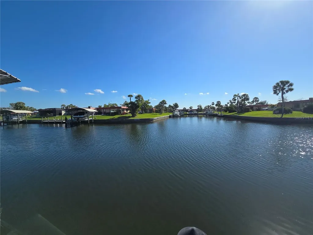 4007 Royal Palm Drive Bradenton FL 34210