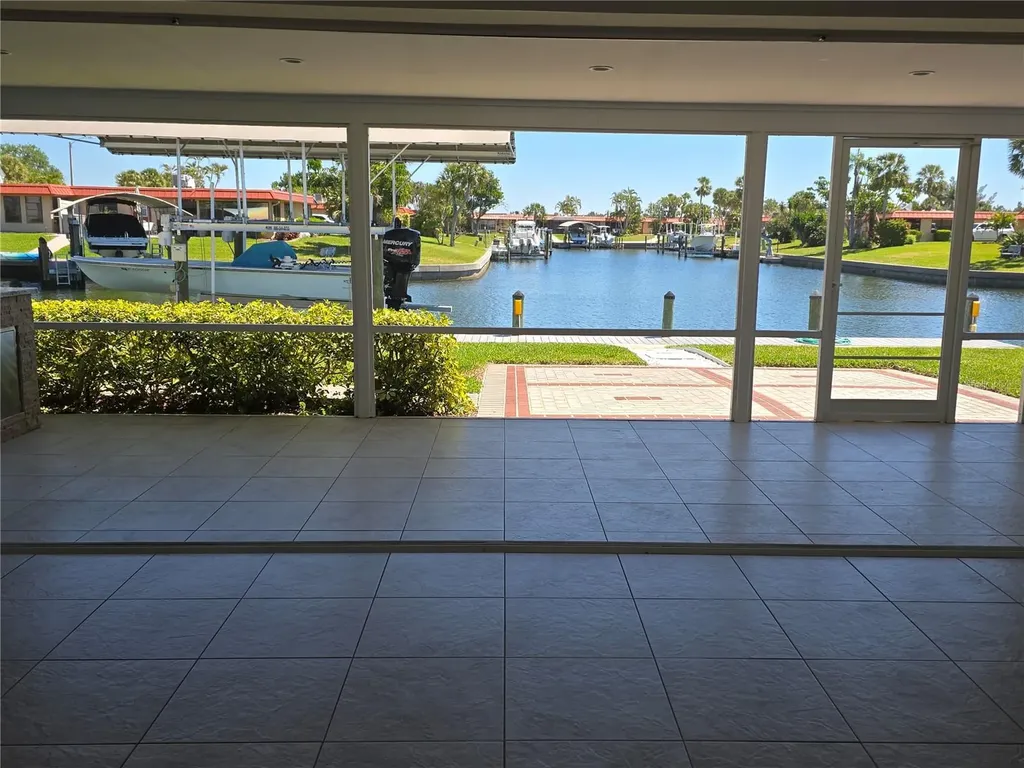4007 Royal Palm Drive Bradenton FL 34210
