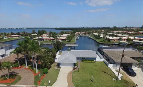 4007 Royal Palm Drive Bradenton FL 34210