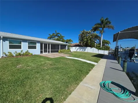 4007 Royal Palm Drive Bradenton FL 34210