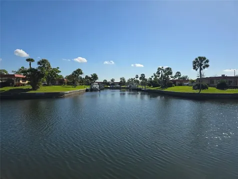 4007 Royal Palm Drive Bradenton FL 34210