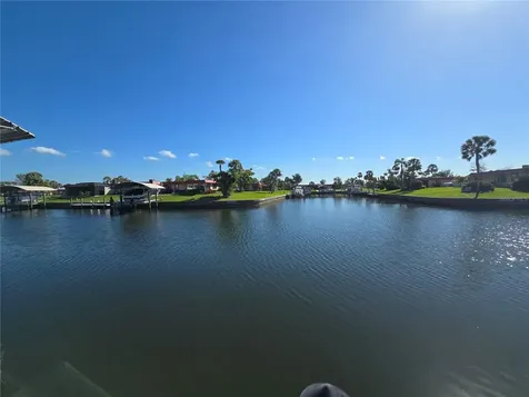 4007 Royal Palm Drive Bradenton FL 34210