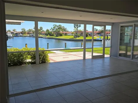 4007 Royal Palm Drive Bradenton FL 34210