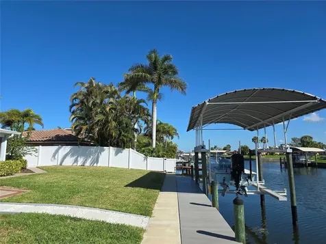 4007 Royal Palm Drive Bradenton FL 34210