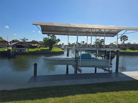 4007 Royal Palm Drive Bradenton FL 34210