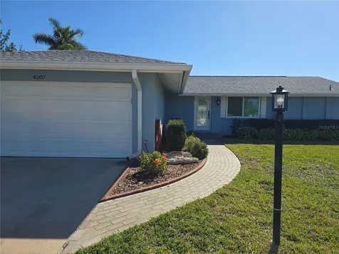4007 Royal Palm Drive Bradenton FL 34210