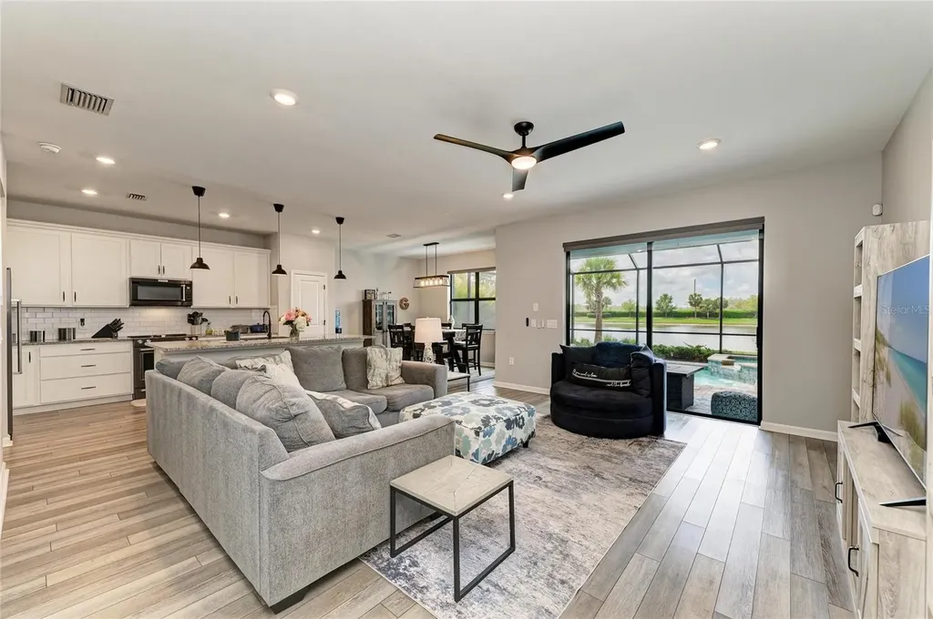 16314 Pine Mist Drive Bradenton FL 34211