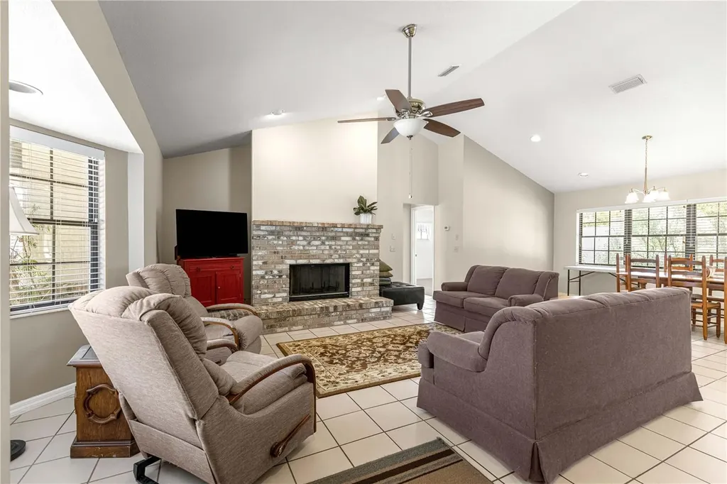 2220 SE 51st Avenue Ocala FL 34480