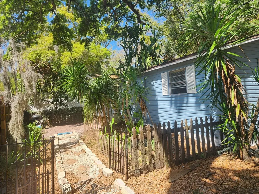 504 Belmont Street Safety Harbor FL 34695
