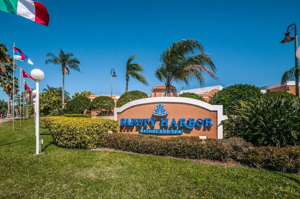 504 Belmont Street Safety Harbor FL 34695