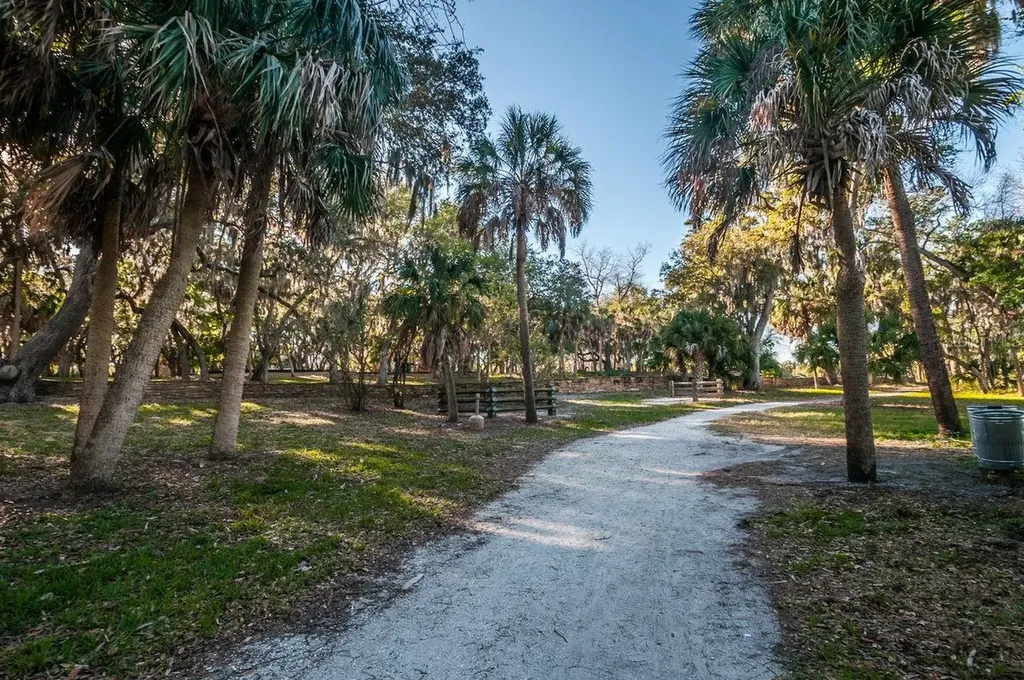 504 Belmont Street Safety Harbor FL 34695