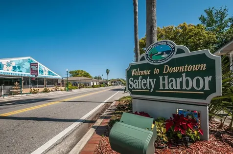 504 Belmont Street Safety Harbor FL 34695