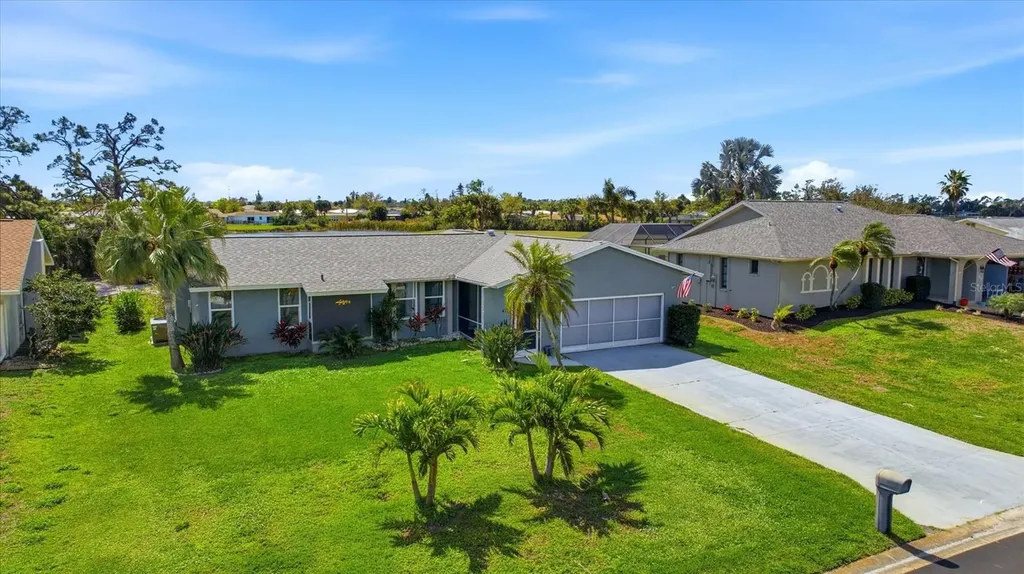 47 Oakland Hills Place Rotonda West FL 33947