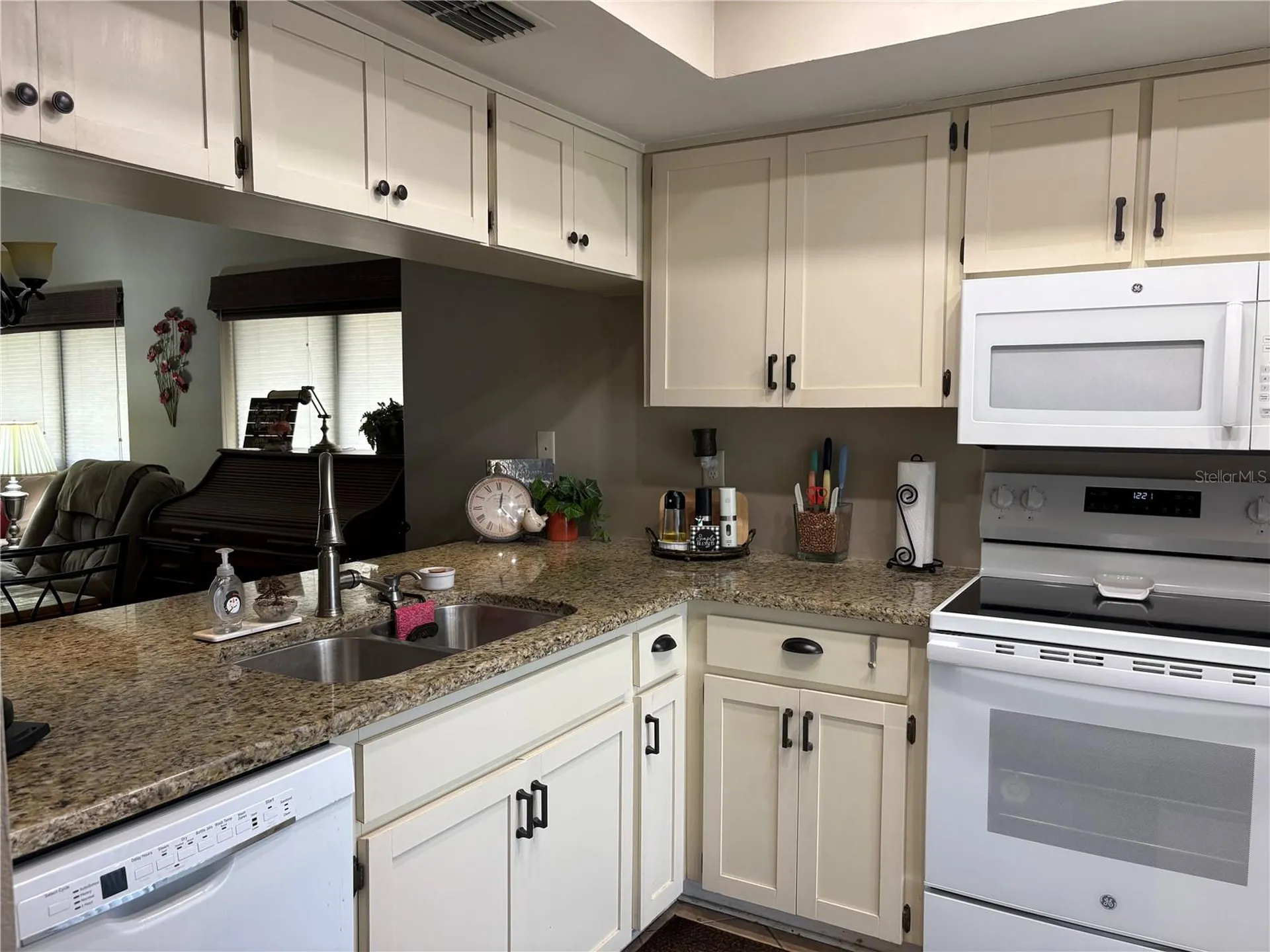 811 Oak Park Place Brandon FL 33511