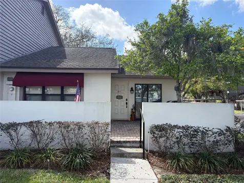 811 Oak Park Place Brandon FL 33511