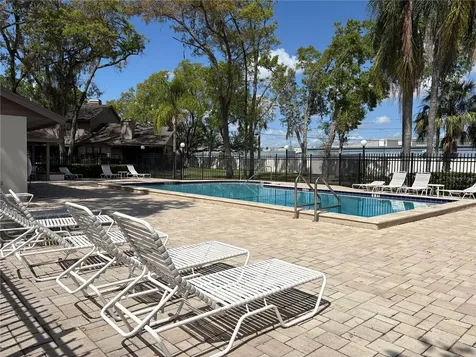 811 Oak Park Place Brandon FL 33511