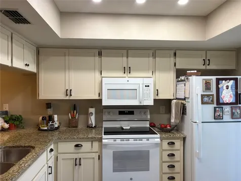 811 Oak Park Place Brandon FL 33511