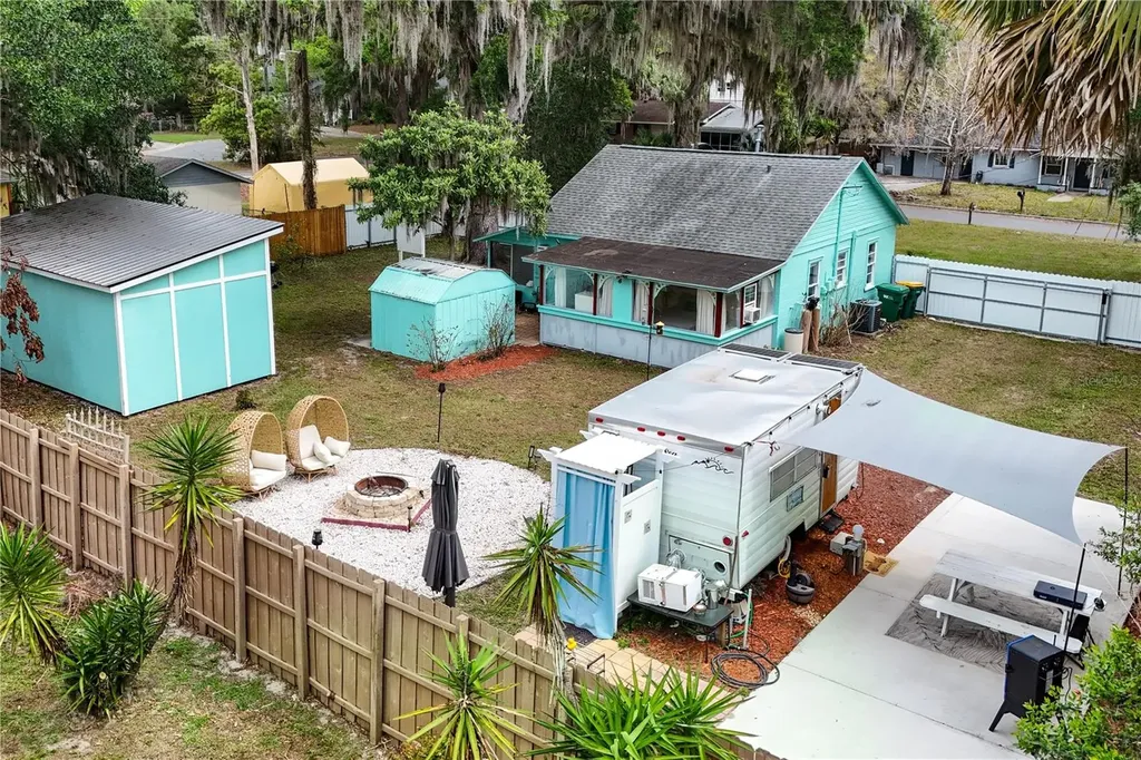 521 Michigan Street Mount Dora FL 32757