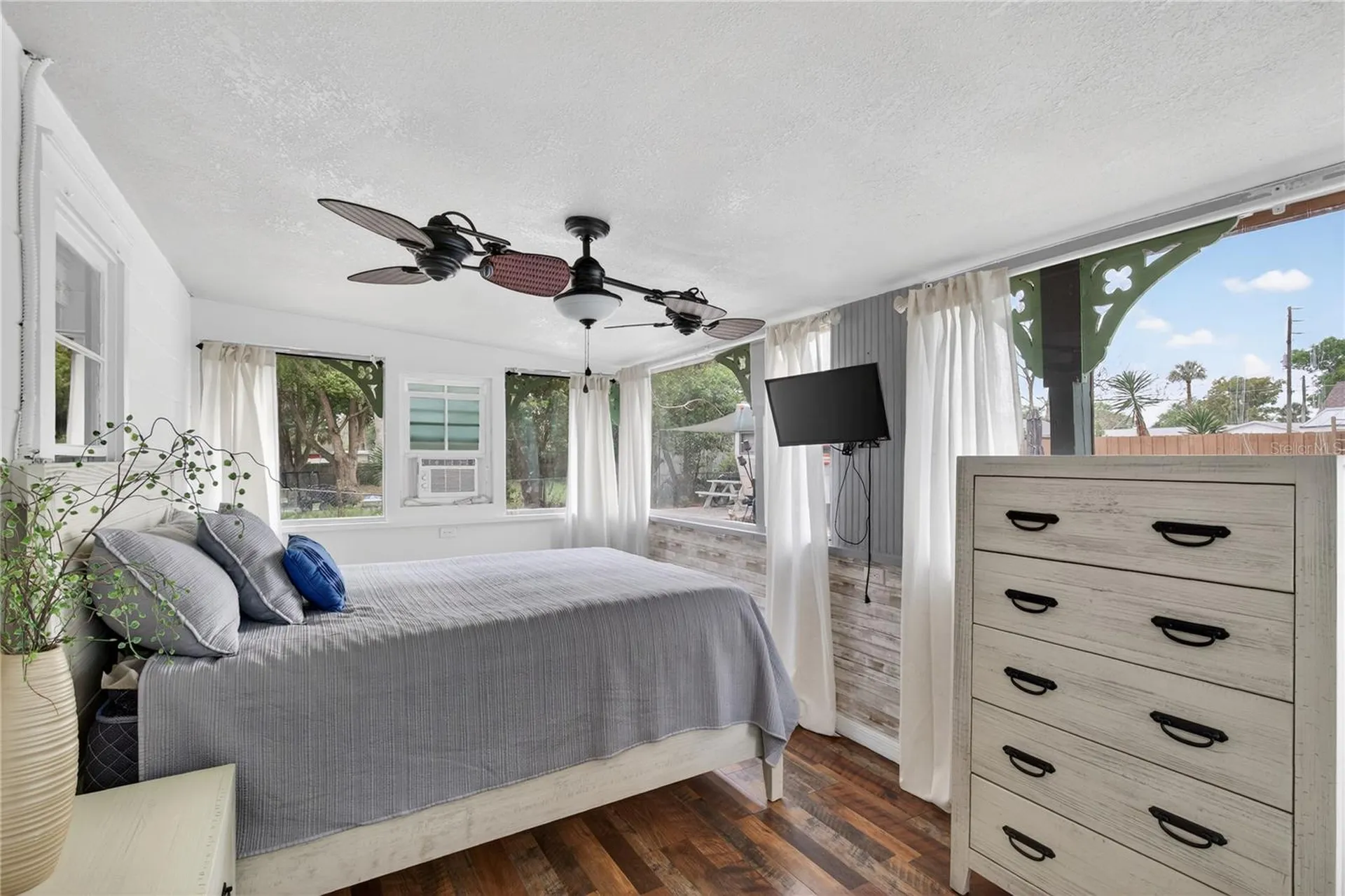 521 Michigan Street Mount Dora FL 32757