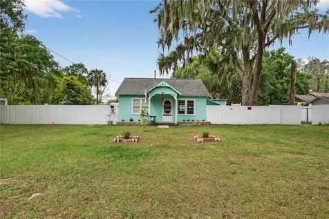 521 Michigan Street Mount Dora FL 32757