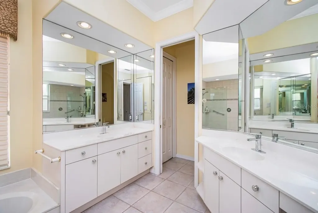 7302 Eaton Court University Park FL 34201