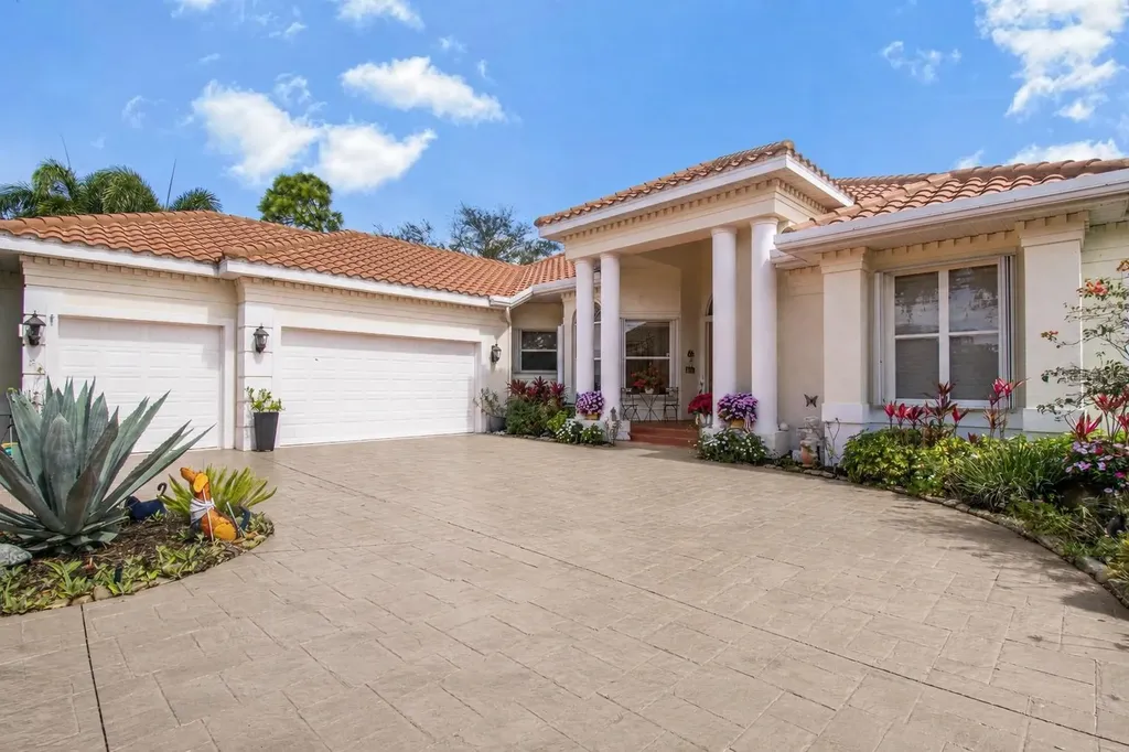 7302 Eaton Court University Park FL 34201
