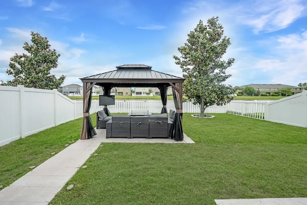 1402 Trailwater Street Ruskin FL 33570