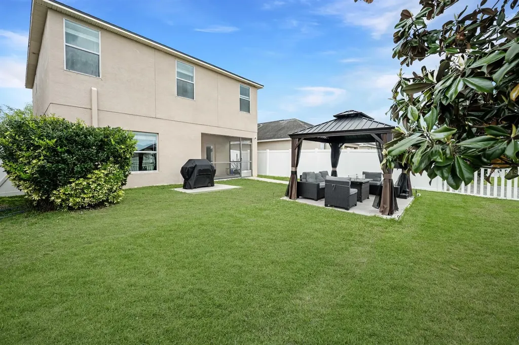 1402 Trailwater Street Ruskin FL 33570