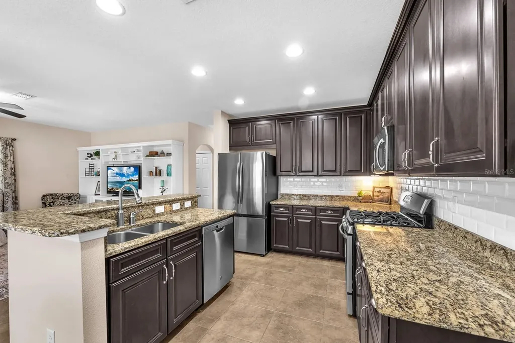 5945 Beaconpark Street Lithia FL 33547