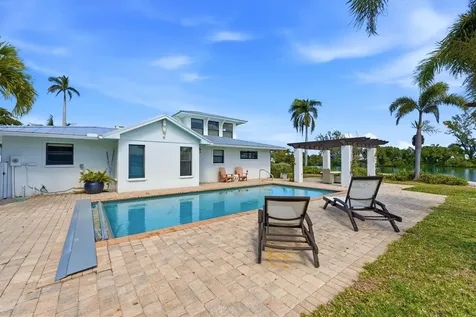 531 72nd Street Holmes Beach FL 34217