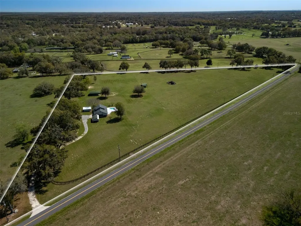 15157 NW 112th Place Road Morriston FL 32668
