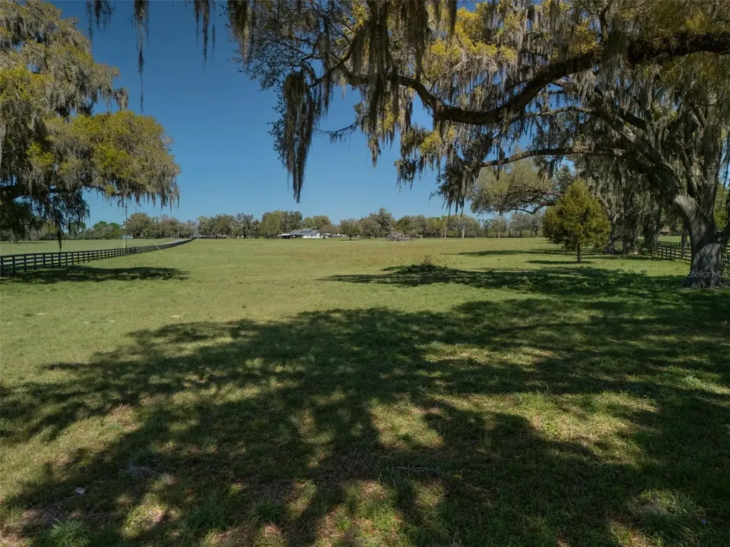 15157 NW 112th Place Road Morriston FL 32668