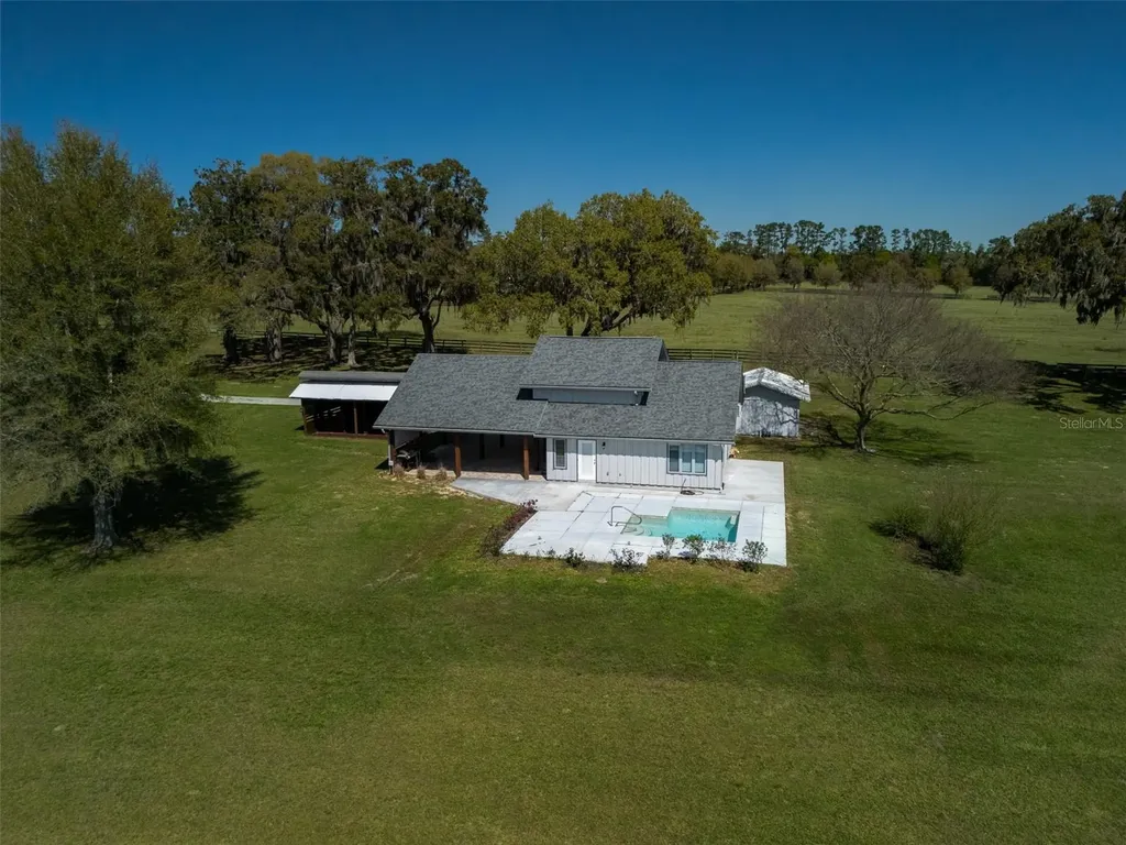 15157 NW 112th Place Road Morriston FL 32668