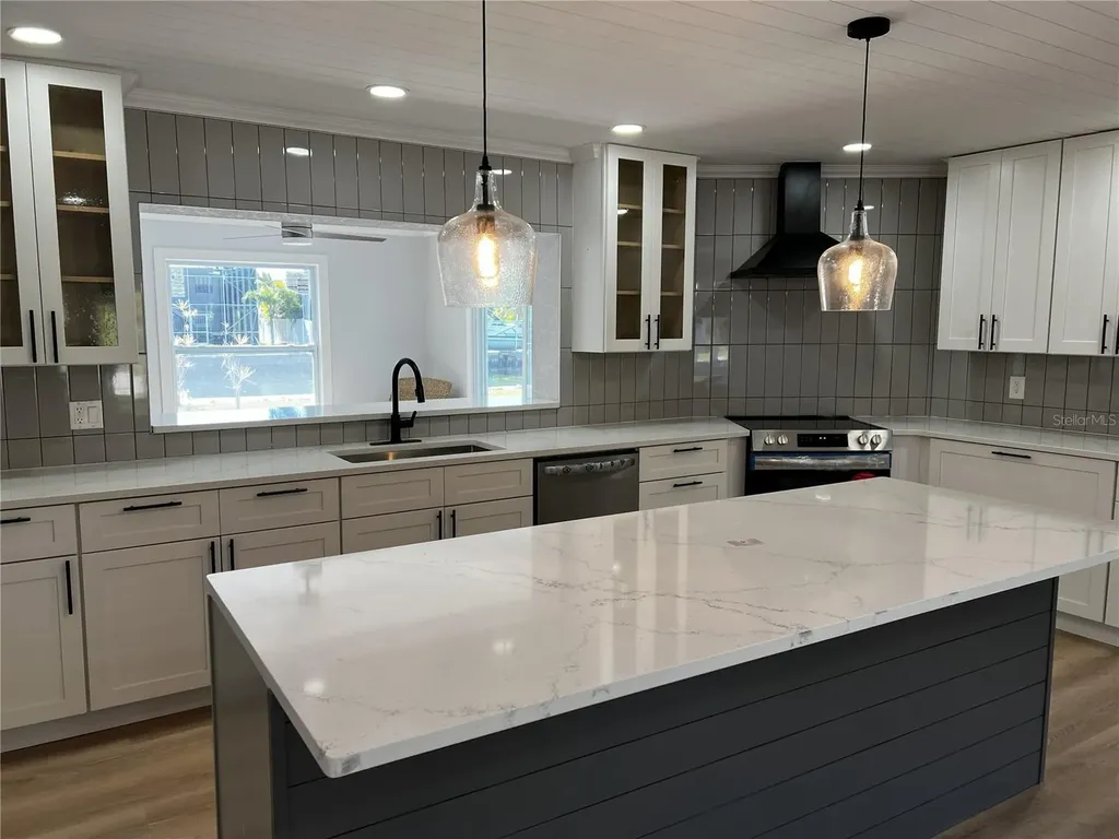 403 28th Street Holmes Beach FL 34217