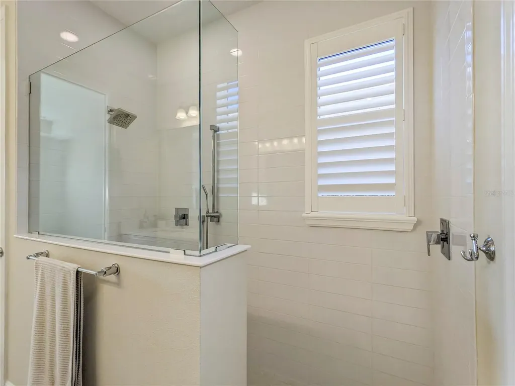 1045 Crosswind Avenue Sarasota FL 34240