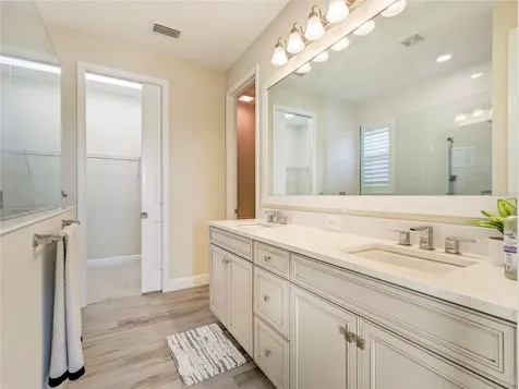 1045 Crosswind Avenue Sarasota FL 34240