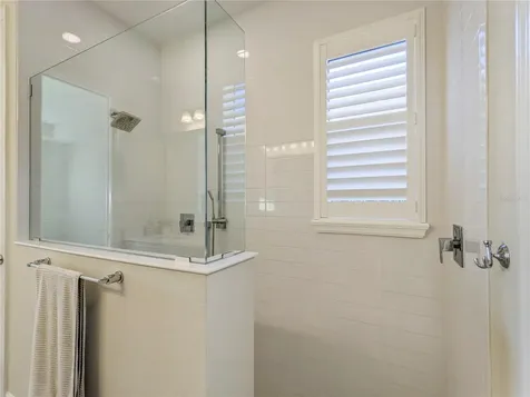 1045 Crosswind Avenue Sarasota FL 34240