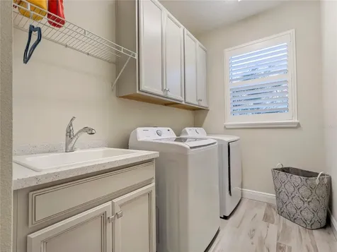 1045 Crosswind Avenue Sarasota FL 34240