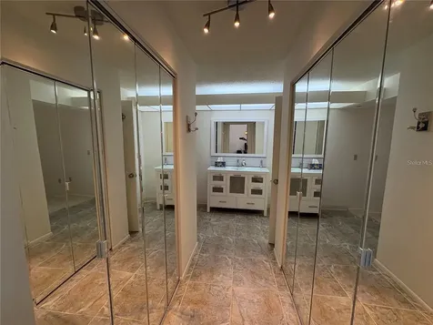 7234 Cloister Drive Sarasota FL 34231