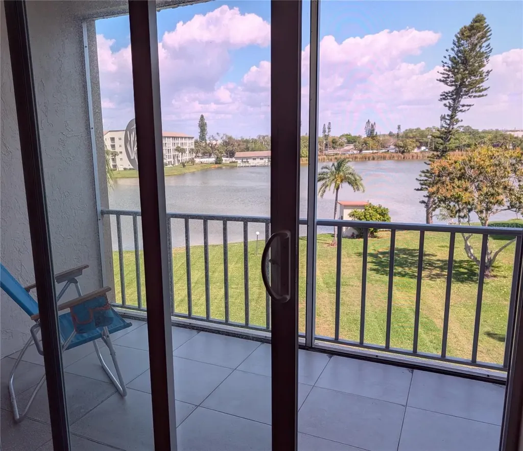 3807 Lake Bayshore Drive Bradenton FL 34205