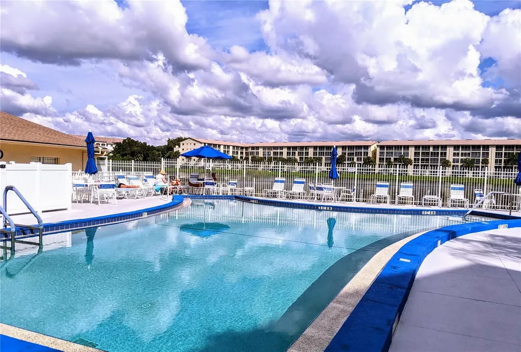 3807 Lake Bayshore Drive Bradenton FL 34205