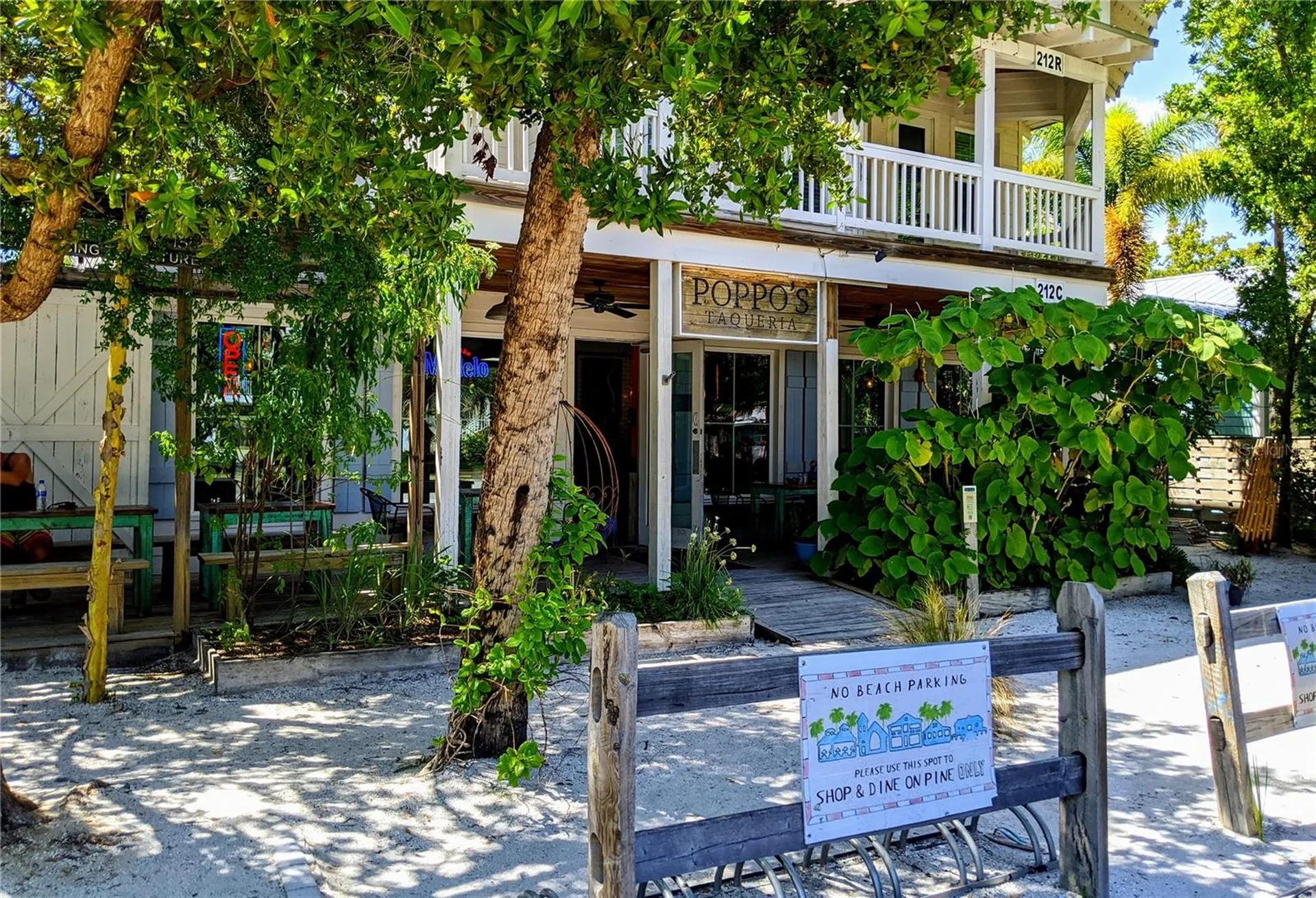 3807 Lake Bayshore Drive Bradenton FL 34205