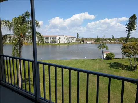 3807 Lake Bayshore Drive Bradenton FL 34205